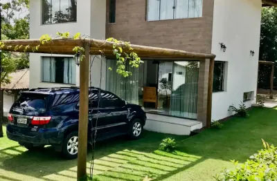 Vendo casa de 4/4, sendo 04 suites, com area privativa de  300 m²,  - localização privilegiada -  na reserva sapiranga - na praia do forte