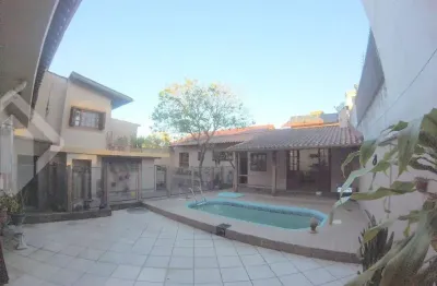 Casa em condomínio fechado com 3 quartos à venda na rua doutor fernando ortiz schneider, 43, partenon, porto alegre, 375 m2 por r$ 1.450.000