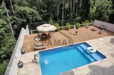 Casa de alto padrao  em condominio fechado com 03 suites em vinhedo