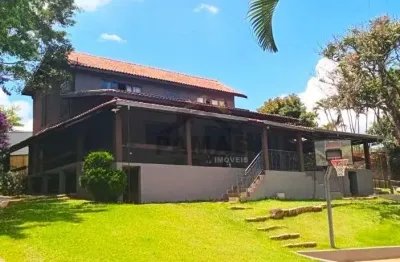 Venda de casa estilo chacara - perfeita para quem busca tranquilidade e conforto!