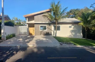 Excelente casa, proxima da portaria 2 do condominio marambaia, vinhedo/sp.