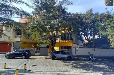Vendo área de 300m², com 5 casas em cabo frio/rj próximo a praia do forte