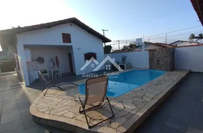 Casa com 3 quartos à venda na Maria Helena Novaes, 364, Estância Balneária Maria Helena Novaes, Peruíbe