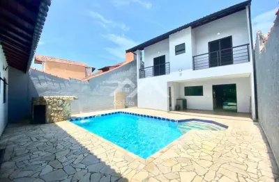 Sobrado com 4 quartos (3 suítes), área de lazer com churrasqueira e piscina em peruíbe
