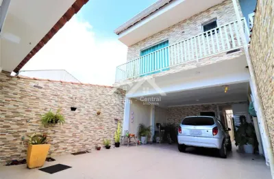 Casa em bairro residencial em peruíbe, com 3 quartos (sendo 2 suítes)