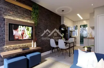 Apartamento térreo, prédio frente mar, com 2 dormitórios (1 suíte)