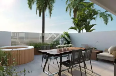 Apartamento térreo novo, frente mar, com 2 dormitórios (1 suíte)