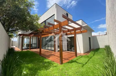 Sobrado alto padrão, localizado na frente da praia em peruíbe