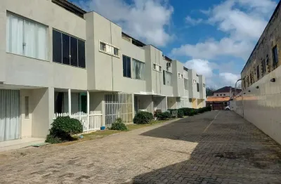 Oportunidade única: casa geminada triplex no cond. san blas