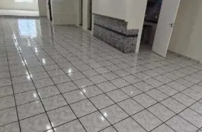Salão comercial na cobertura com ótimo vão livre ótimo para centro religioso