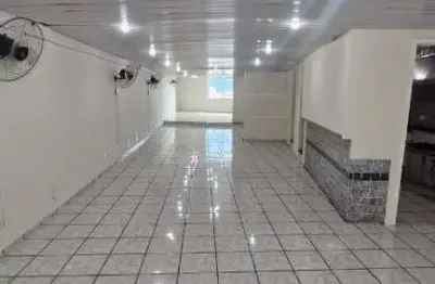 Salão comercial na cobertura com ótimo vão livre ótimo para centro religioso