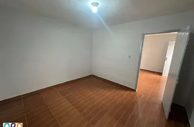 Casa com 1 quarto para alugar na Rua João Rodrigues Pires, 293, Vila Carmem, São Paulo