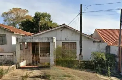 Oportunidade de investimento - Terreno em ótima localização com casa para reforma