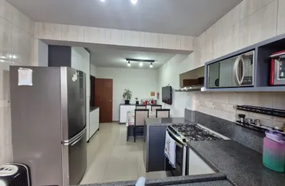 Belíssimo Apartamento com 2 vagas de garagem, no Bairro de Oficinas, estuda troca por casa