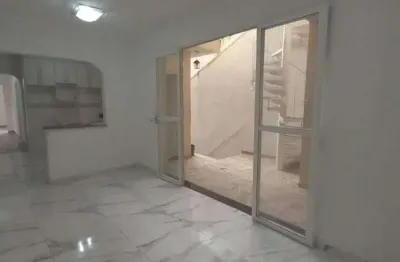 Casa em condomínio fechado com 4 quartos à venda na avenida isaac aizemberg, 252, independência, são bernardo do campo, 180 m2 por r$ 680.000