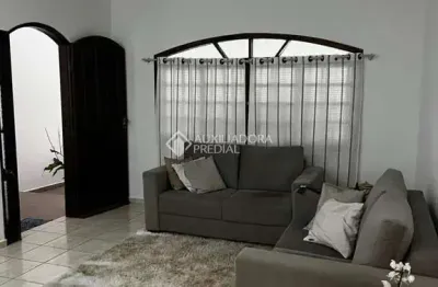 Casa com 3 quartos à venda na rua jaracatiá, 409, alves dias, são bernardo do campo, 188 m2 por r$ 580.000