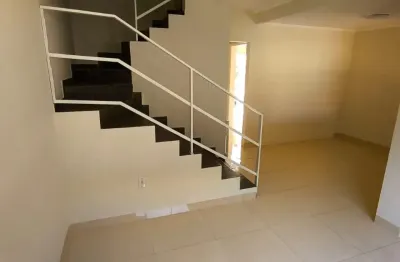 Sobrado de condomínio bem localizado em b  rita vieira
