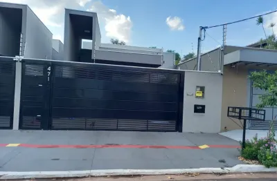 Casa com suíte, planejados,  piscina e aquele espaço gourmet