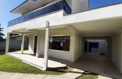 Casa com 4 quartos à venda na servidão ireno luiz martins, 40, ingleses do rio vermelho, florianópolis, 350 m2 por r$ 2.500.000
