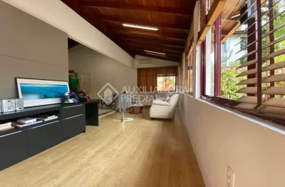 Casa com 6 quartos à venda na avenida luiz boiteux piazza, 5110, ponta das canas, florianópolis, 8085 m2 por r$ 3.500.000