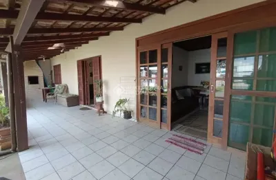 Casa com 3 quartos à venda na rua quadrangular, 183, ingleses do rio vermelho, florianópolis, 120 m2 por r$ 692.000
