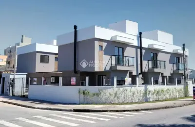 Casa em condomínio fechado com 3 quartos à venda na avenida aleixo alves de souza, 892, nova palhoça, palhoça, 98 m2 por r$ 604.940