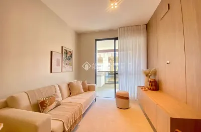 Apartamento com 3 quartos à venda na rua madre maria vilac, 139, canasvieiras, florianópolis, 90 m2 por r$ 1.974.938