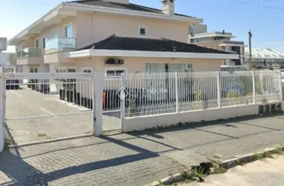 Casa com 3 quartos à venda na rua luiz elias daux, 1120, ingleses do rio vermelho, florianópolis, 127 m2 por r$ 600.000