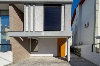 Casa com 3 quartos à venda na rua maria tomasia cabral, 106, ingleses do rio vermelho, florianópolis, 150 m2 por r$ 1.100.000