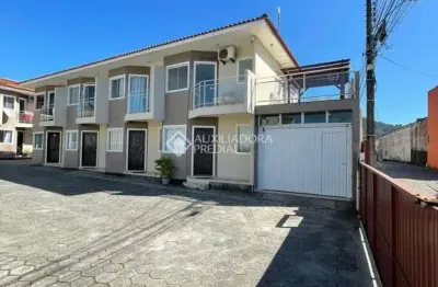 Apartamento com 2 quartos à venda na servidão amor perfeito, 205, ingleses do rio vermelho, florianópolis, 62 m2 por r$ 390.000