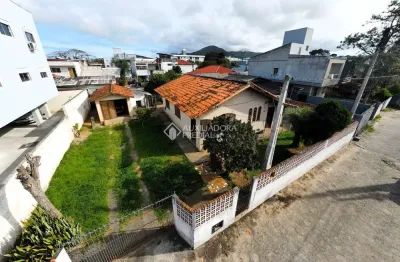 Casa com 4 quartos à venda na servidão belarmino lucas sagaz, 165, ingleses do rio vermelho, florianópolis, 420 m2 por r$ 849.000