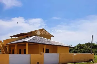 Prédio à venda na joão eufrázio figueiredo, 135, vila nova, imbituba, 204 m2 por r$ 950.000