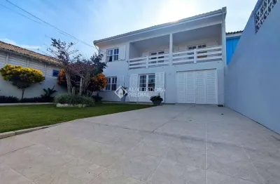 Casa com 3 quartos à venda na harlei de oliveira, 88, vila nova, imbituba, 110 m2 por r$ 780.000