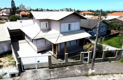 Casa com 5 quartos à venda na avenida santa catarina, 545, centro, imbituba, 226 m2 por r$ 1.019.000