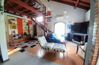Casa em condomínio fechado com 3 quartos à venda na rua pitangueiras, 100, são lucas, viamão, 271 m2 por r$ 890.000