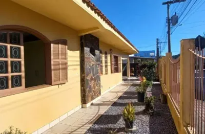Casa com 4 quartos à venda na manuel araújo, 51, vila nova, imbituba, 100 m2 por r$ 630.000