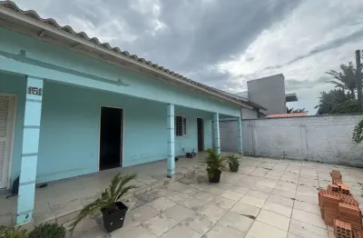 Casa com 3 quartos à venda na luiz gonzaga de amorim, 150, sagrada familia, imbituba, 84 m2 por r$ 550.000