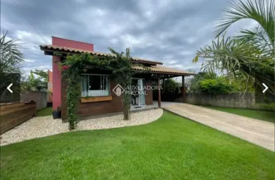 Casa com 2 quartos à venda na rua mãe da providência, 7, arroio rosa, imbituba, 72 m2 por r$ 480.000