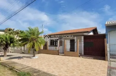 Casa com 3 quartos à venda na otacílio da carvalho, 800, paes leme, imbituba, 90 m2 por r$ 650.000