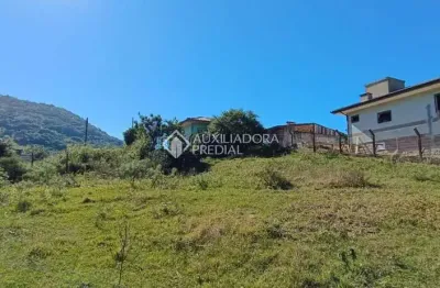 Terreno à venda na higino reginaldo gonçalves, 002, ambrósio, garopaba, 684 m2 por r$ 650.000