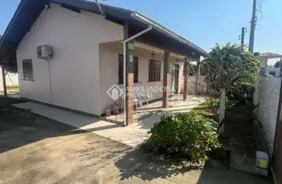 Casa com 3 quartos à venda na joão silvério de araújo, 114, povoado de nova brasília, imbituba, 458 m2 por r$ 575.000