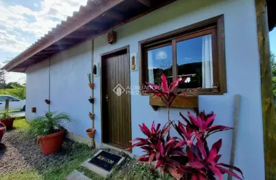 Casa com 4 quartos à venda na luiz zanelato, 637, encantada, garopaba, 430 m2 por r$ 790.000