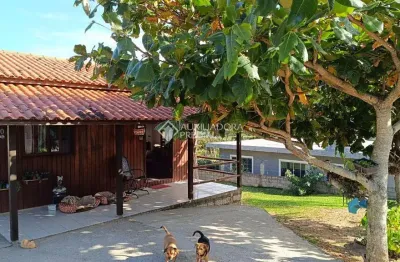 Casa com 2 quartos à venda na osmarina gonçalves carlsen, 480, ambrósio, garopaba, 48 m2 por r$ 700.000