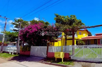 Casa com 4 quartos à venda na ilha do faial, 190, ambrósio, garopaba, 150 m2 por r$ 1.790.000