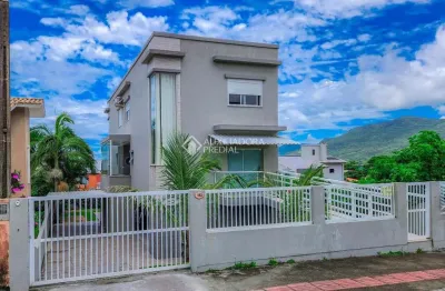 Casa com 4 quartos à venda na ilha do faial, 153, ambrósio, garopaba, 300 m2 por r$ 1.950.000