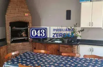 Casa com 3 quartos à venda na Rua Danilson José Tumiotto, Residencial Abussafe, Londrina