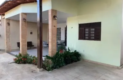 Vendo casa em condomínio fechado com 140 metros quadrados com 4 quartos