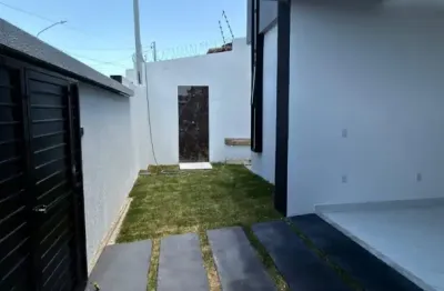 Vendo excelente casa no caminho do sol com 3 quartos sendo 1 suíte