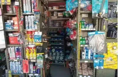 Ponto comercial - casa de material de construção no radio clube.