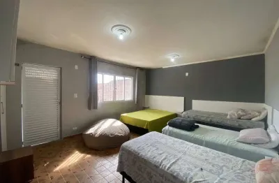 Casa com 3 dormitórios sendo 1 suíte - espaçoso - praia grande